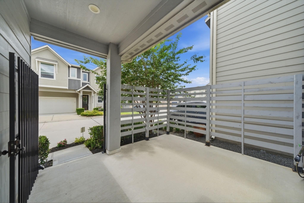10009 Granary Drive - Photo 13
