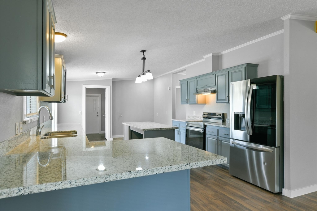 2431 Bay Oaks Harbor Drive - Photo 6
