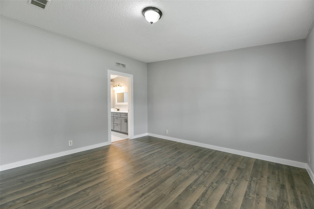 2431 Bay Oaks Harbor Drive - Photo 14