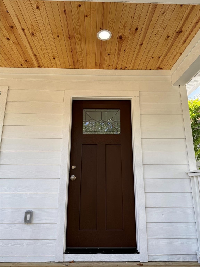 7514 Avenue H - Photo 0