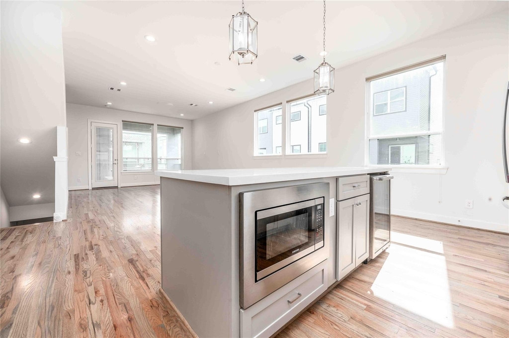 2471 W 11th Street - Photo 7
