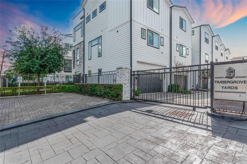 2471 W 11th Street - Photo 20