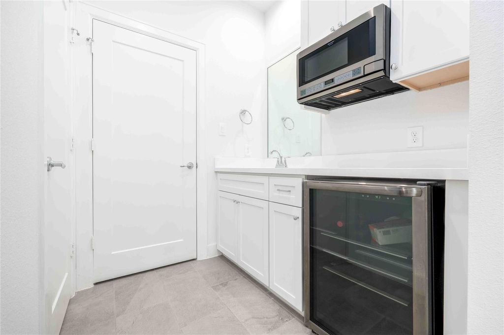 2471 W 11th Street - Photo 5