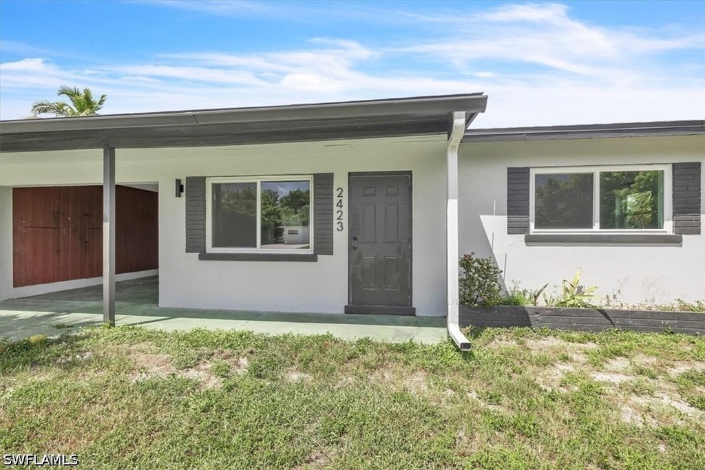 2423 Jeffcott Street - Photo 2