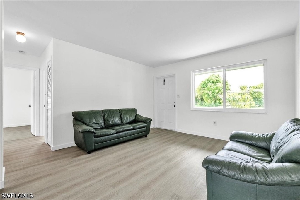 2423 Jeffcott Street - Photo 6