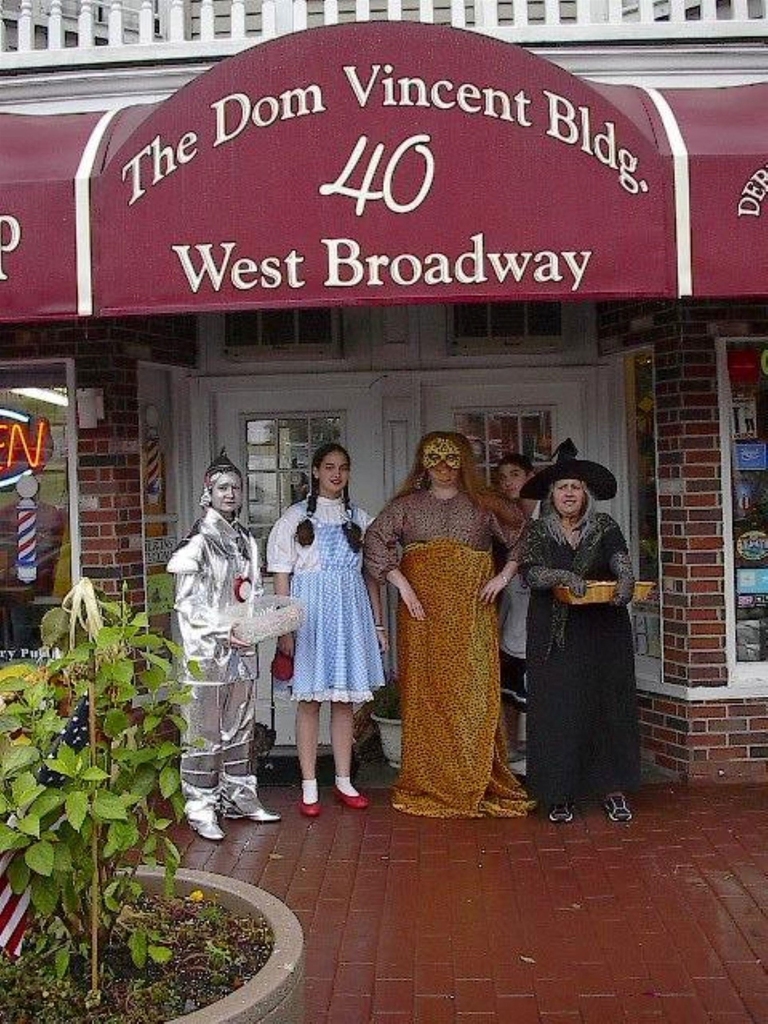 40 W Broadway - Photo 0