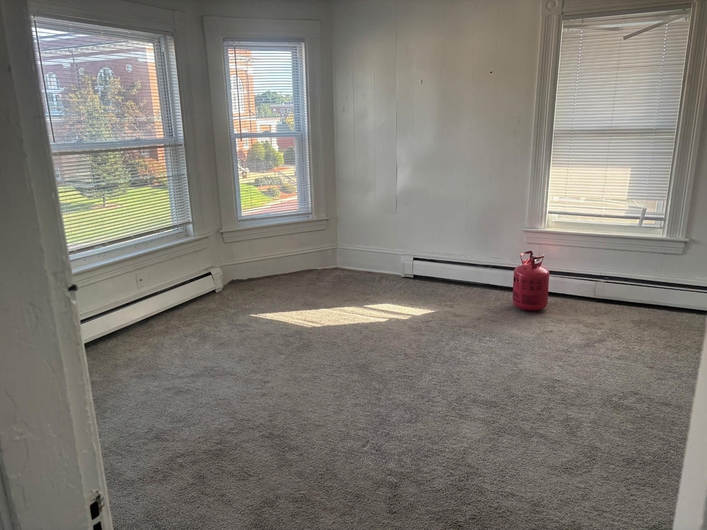 40 W Broadway - Photo 3