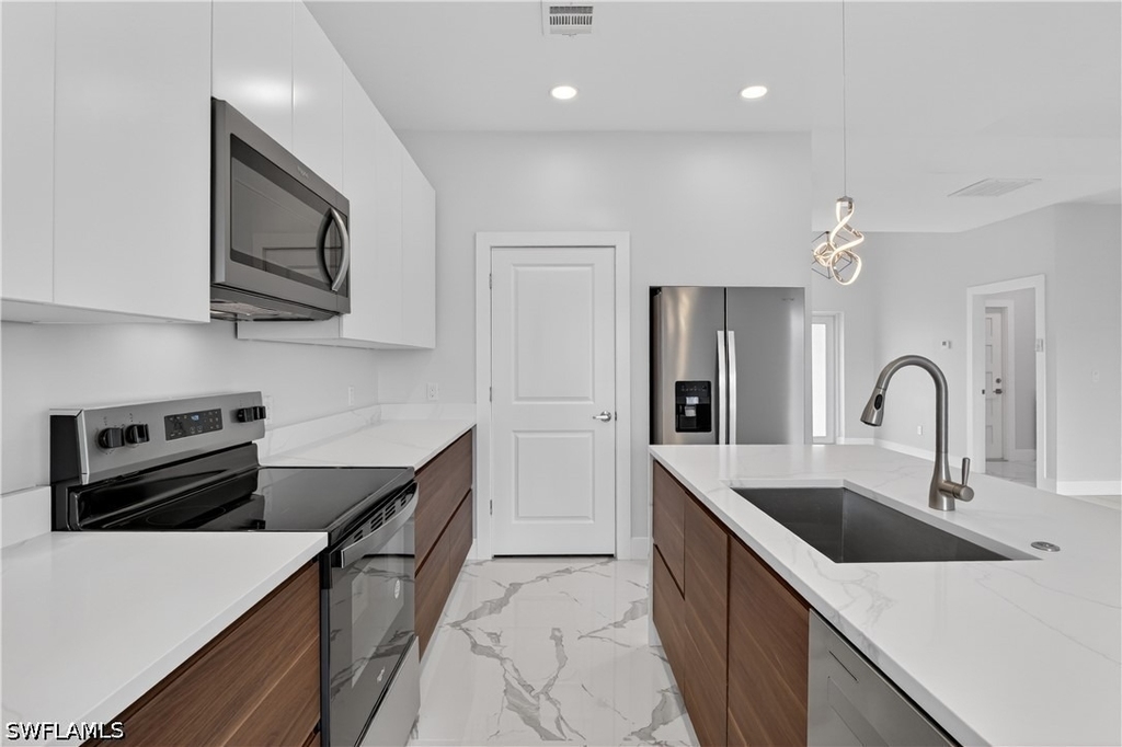 454 Mercedes Court - Photo 24