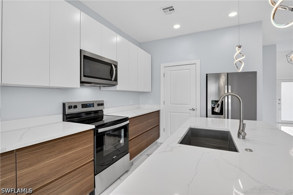 454 Mercedes Court - Photo 23
