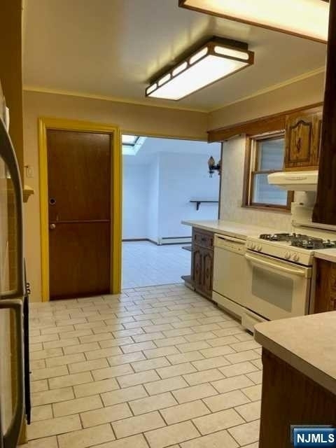 263 Phelps - Photo 4