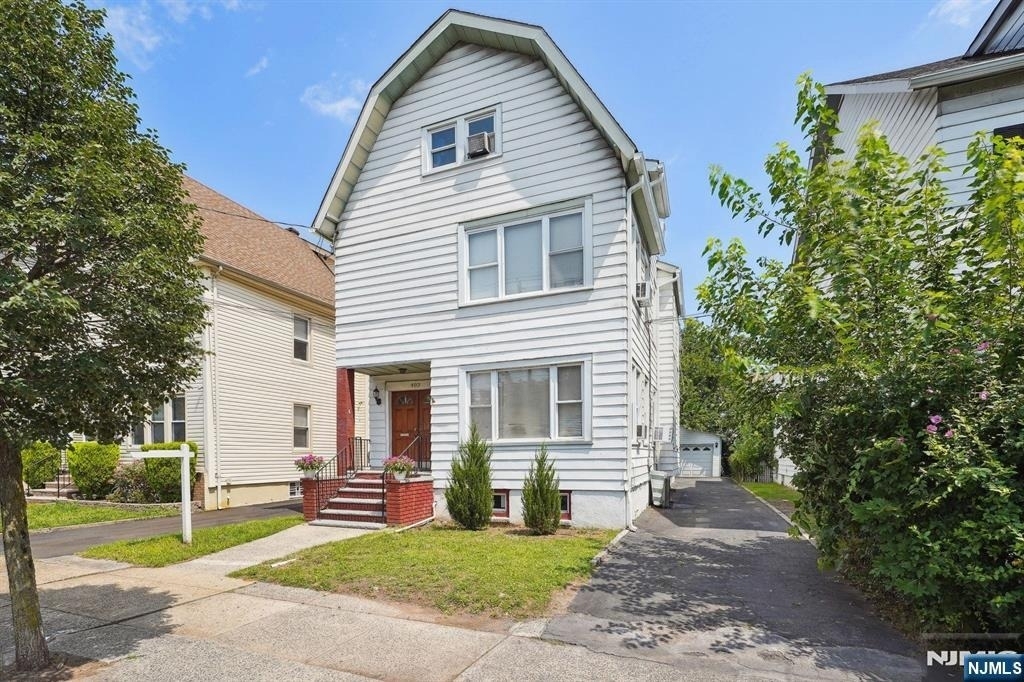 403 Abington - Photo 3