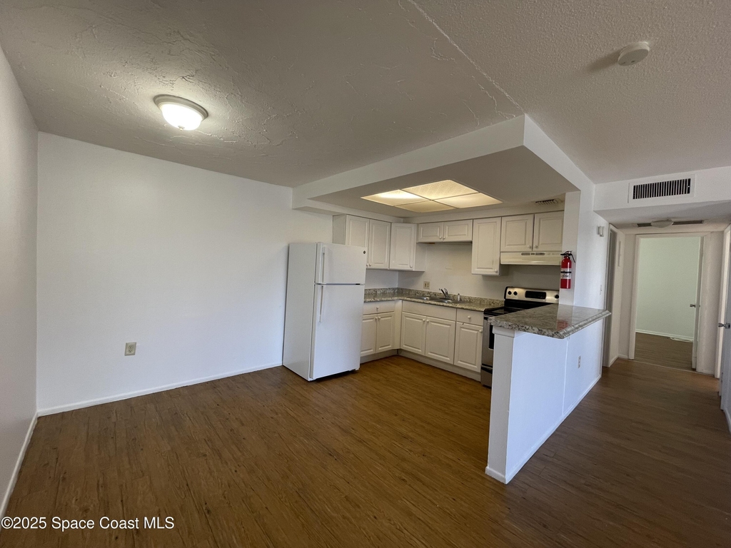 800 N Fiske Boulevard - Photo 2