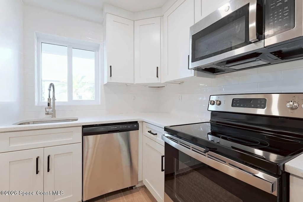 904 Wave Crest Avenue - Photo 8