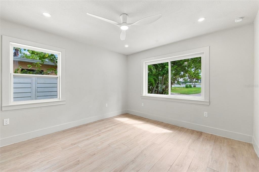 3946 Helena Street Ne - Photo 14