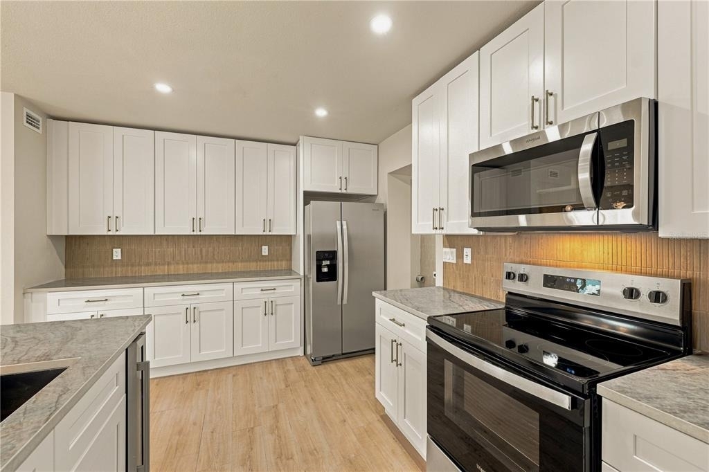 3946 Helena Street Ne - Photo 4