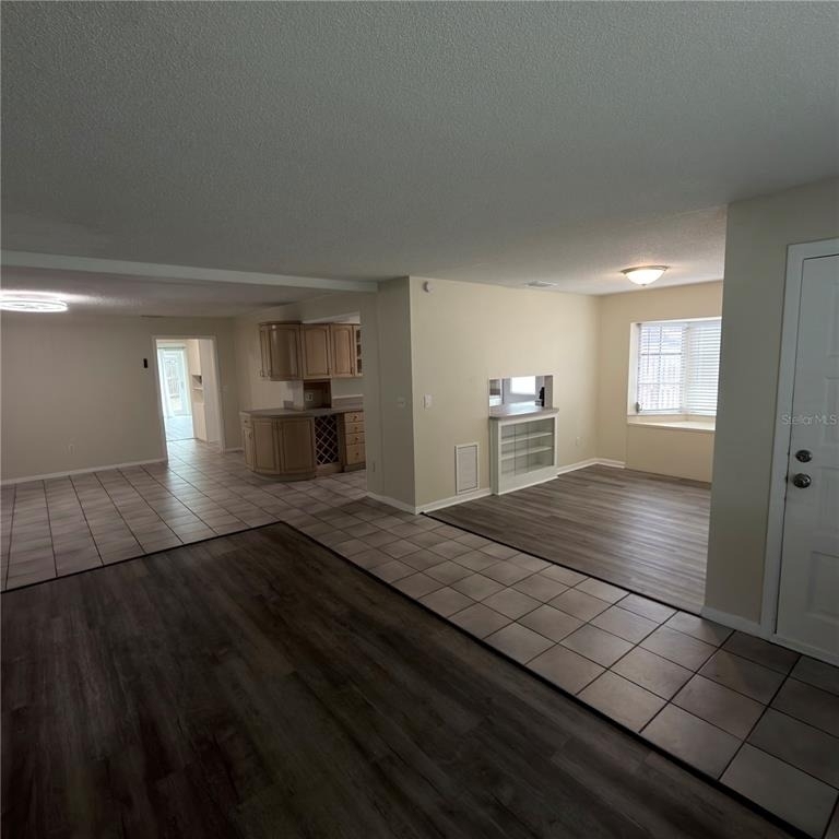 1405 N Saturn - Photo 2