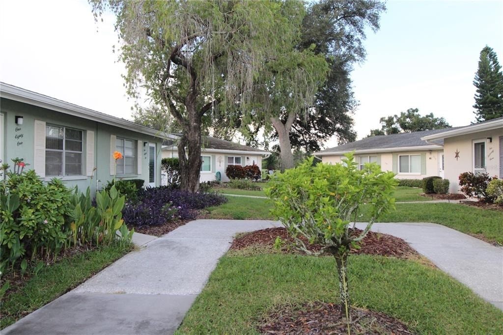2202 Clubhouse Drive - Photo 2