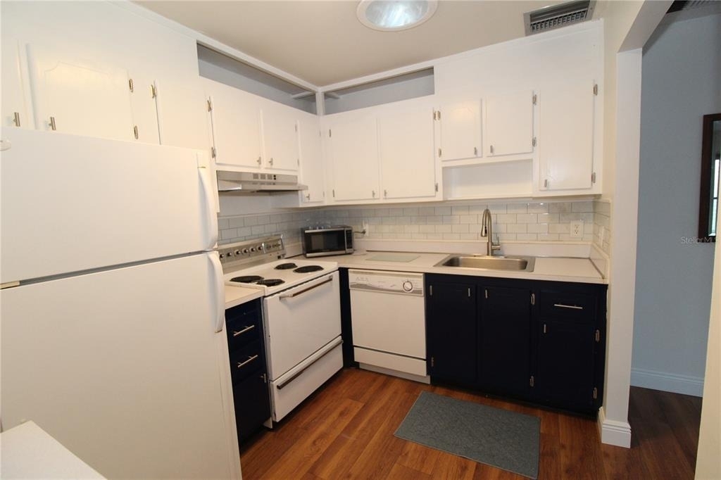 2202 Clubhouse Drive - Photo 9