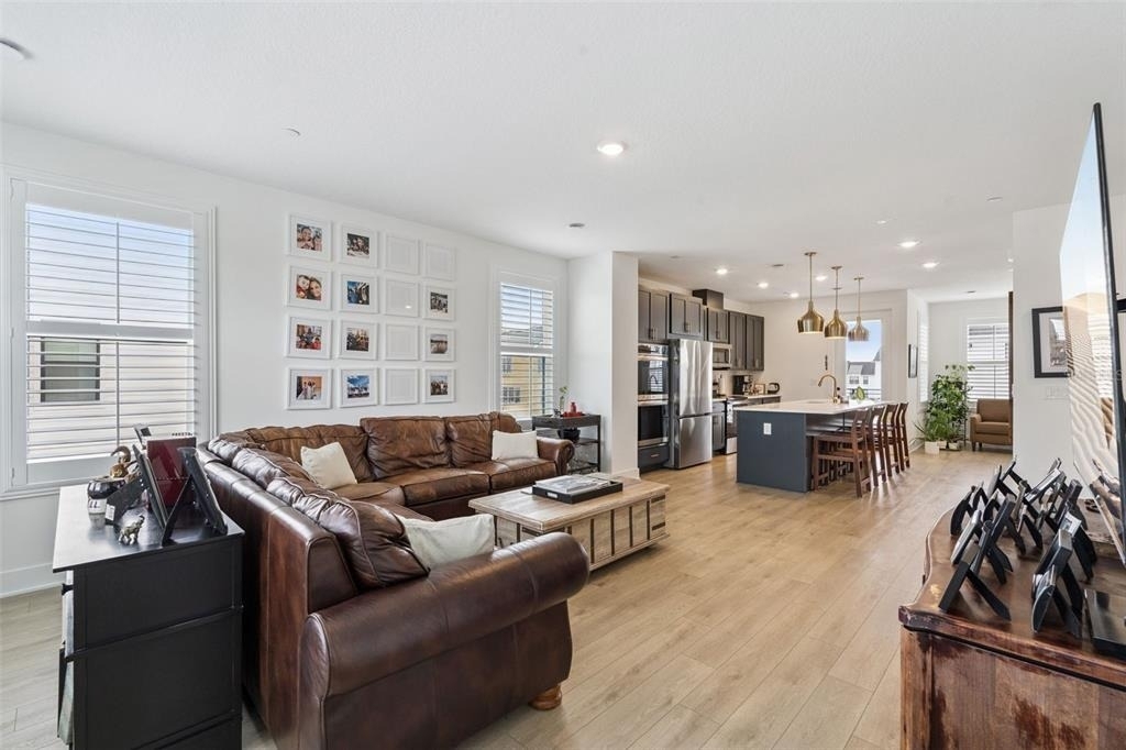 15387 Hamlin Park Drive - Photo 2