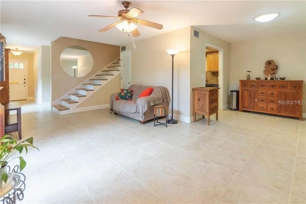 421 Palm Avenue N - Photo 4