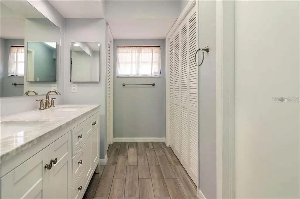 421 Palm Avenue N - Photo 13