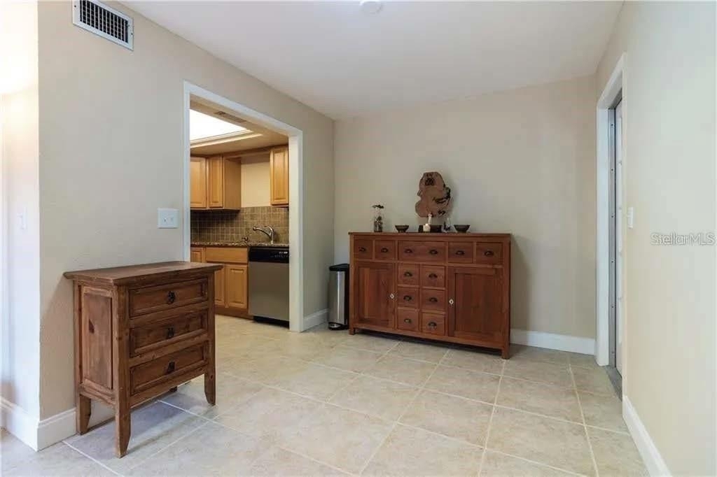 421 Palm Avenue N - Photo 15