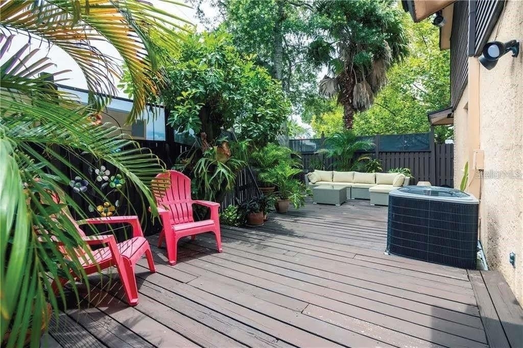 421 Palm Avenue N - Photo 21