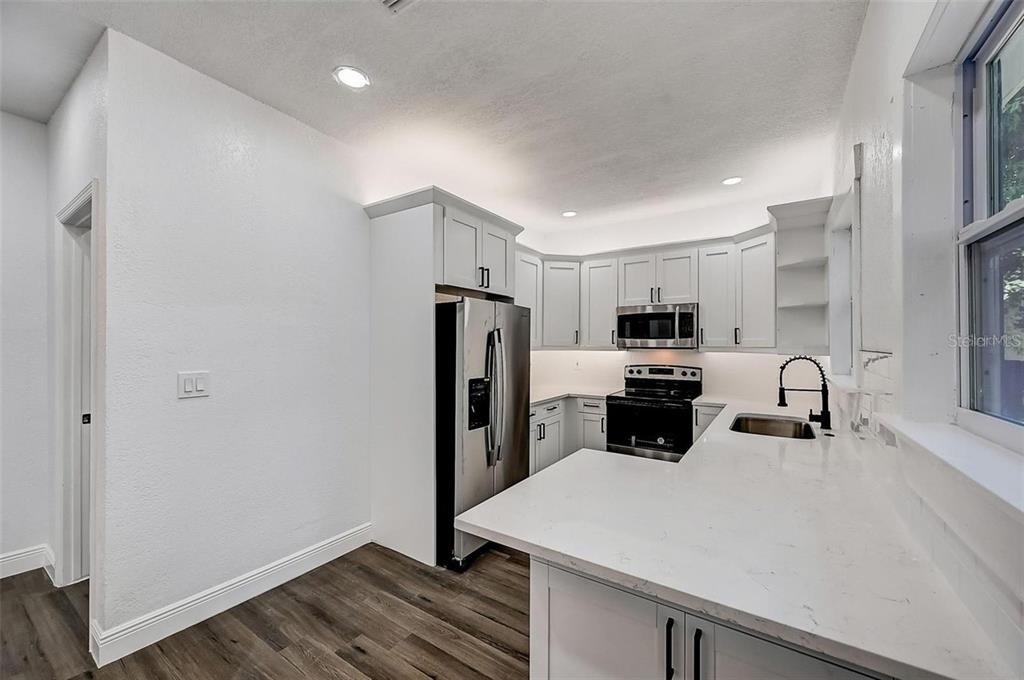 1622 Ballard Park Drive - Photo 8