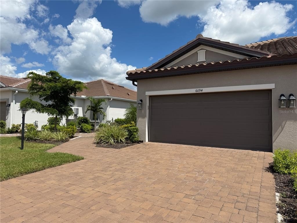 6094 Mesa Glen - Photo 2