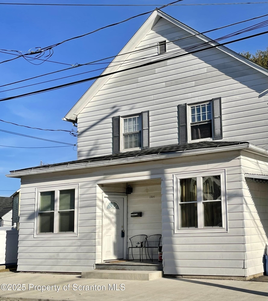 1064 Lincoln Street - Photo 0