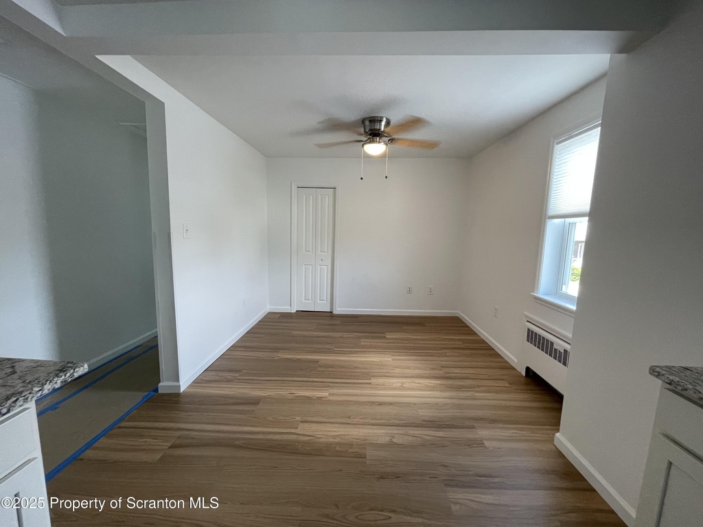 1064 Lincoln Street - Photo 4