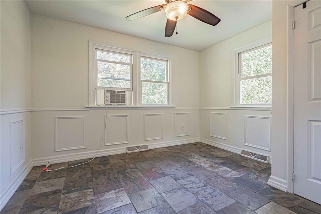 1884 Reading Drive - Photo 4