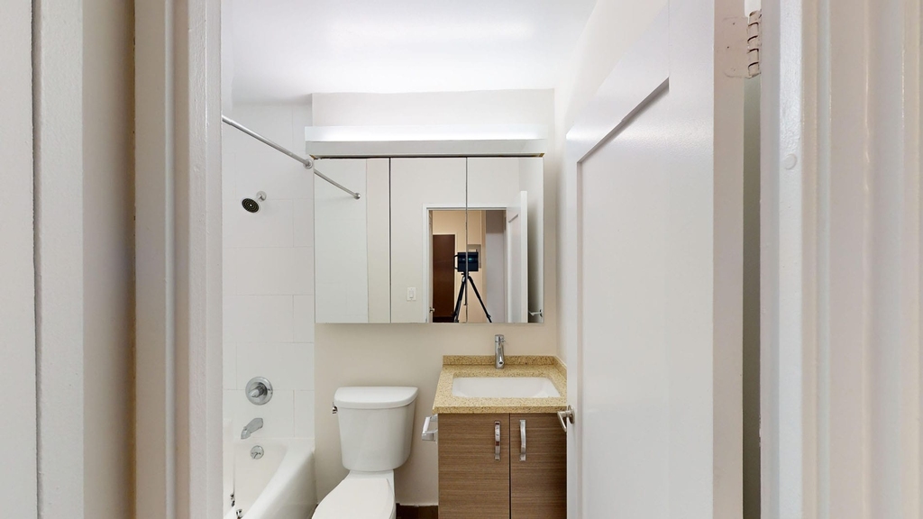 401 E 34th St - Photo 4