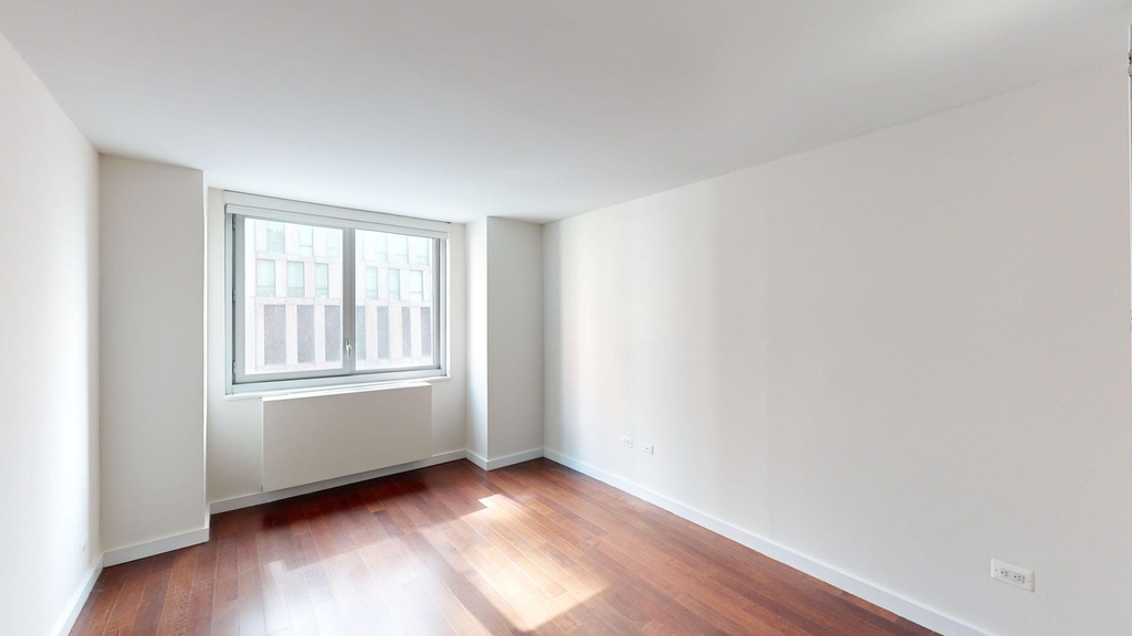 401 E 34th St - Photo 3