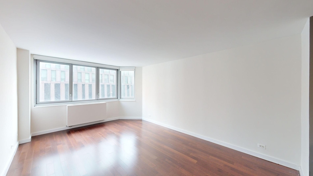 401 E 34th St - Photo 2