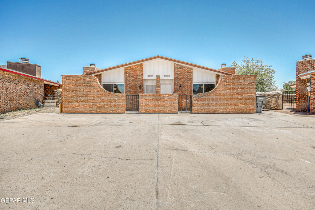 3008 Barkarian Place - Photo 0