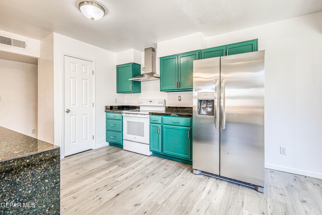 3008 Barkarian Place - Photo 2