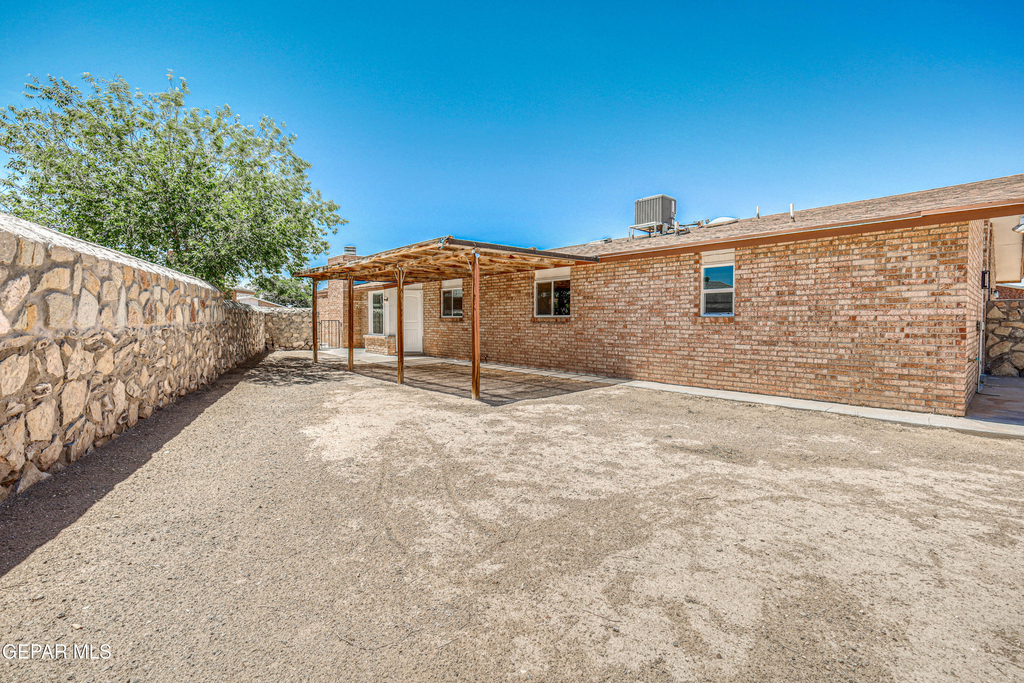 3008 Barkarian Place - Photo 14