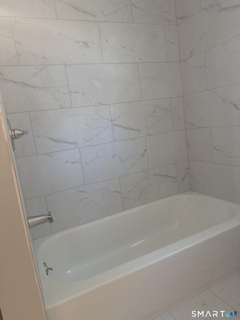29 Glastonbury Avenue - Photo 11