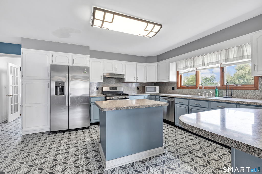 72 Bennett Avenue - Photo 14