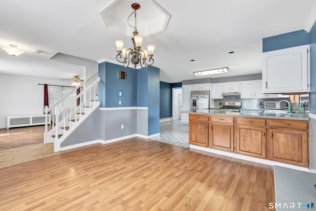 72 Bennett Avenue - Photo 11