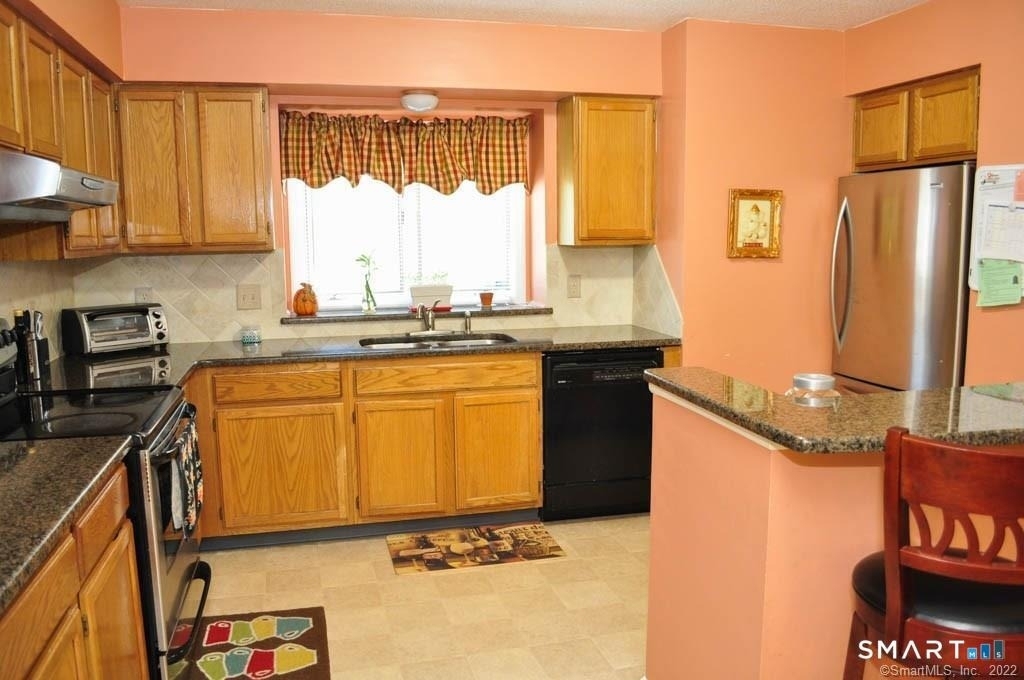 605 Sand Stone Drive - Photo 4