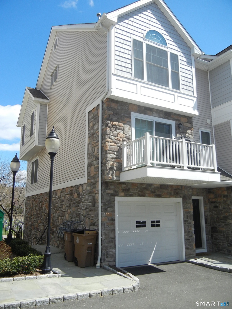85 Camp Avenue - Photo 0
