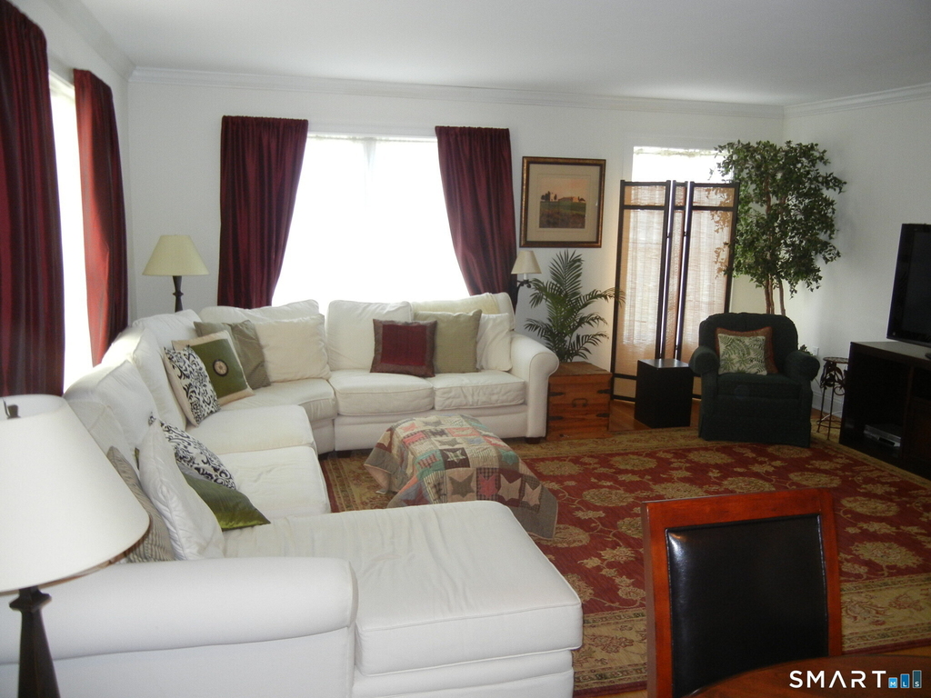 85 Camp Avenue - Photo 3