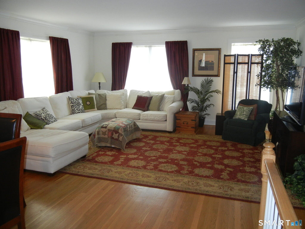 85 Camp Avenue - Photo 2