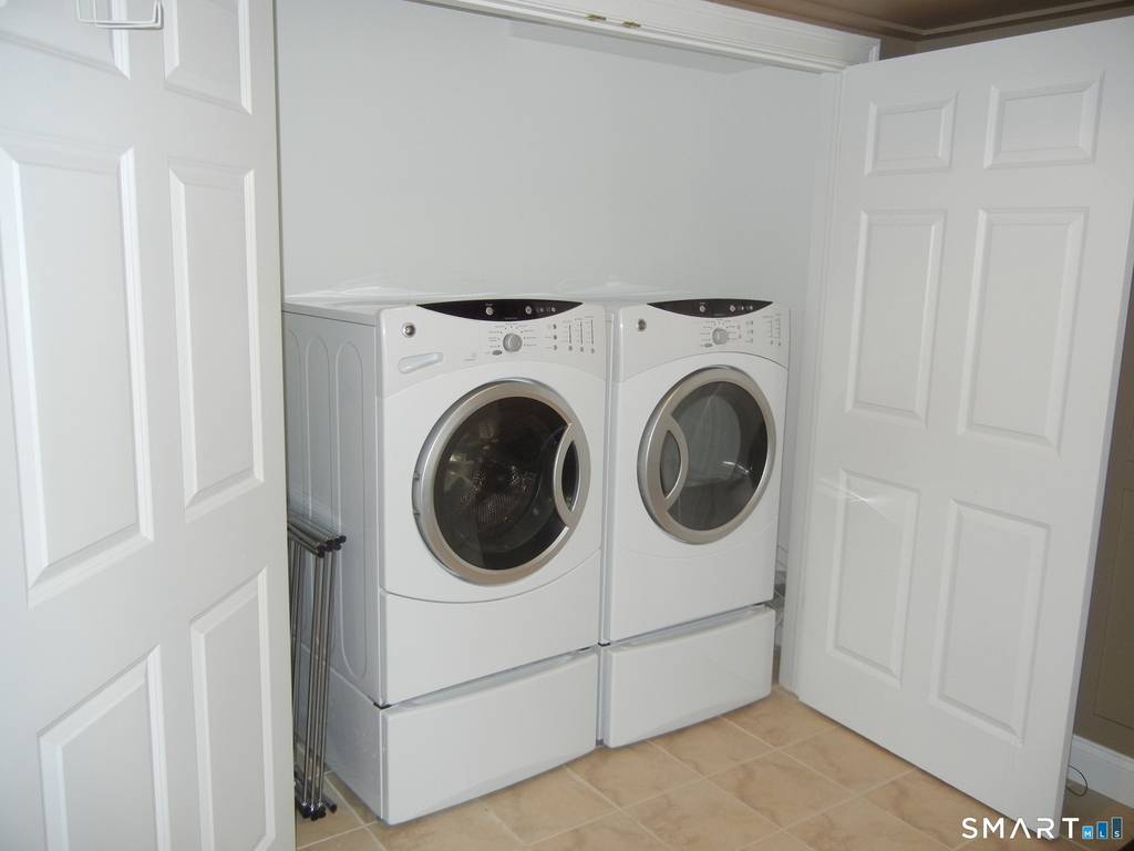 85 Camp Avenue - Photo 14