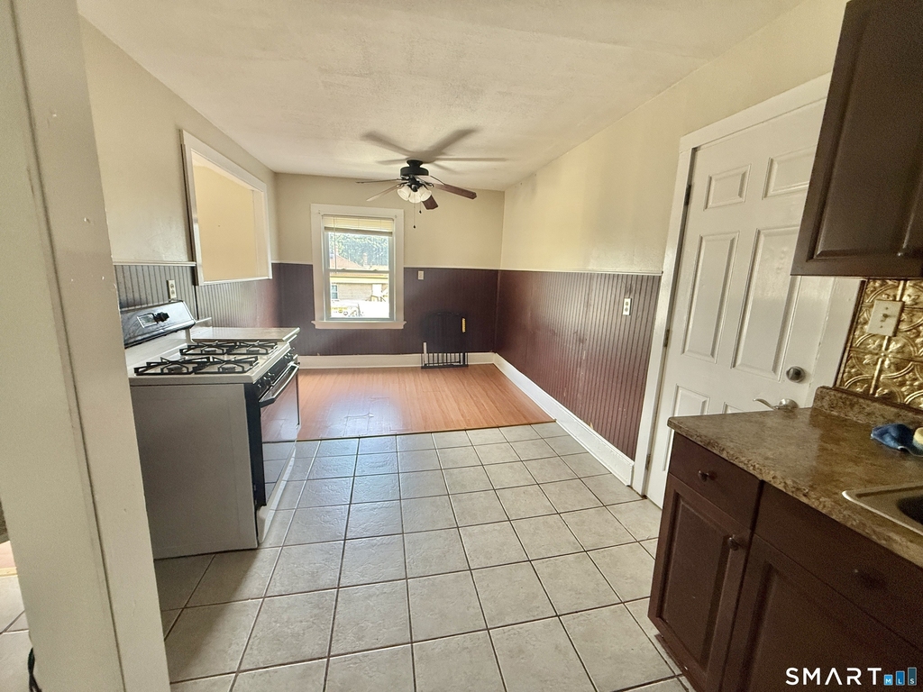 209-211 Davis Street - Photo 2