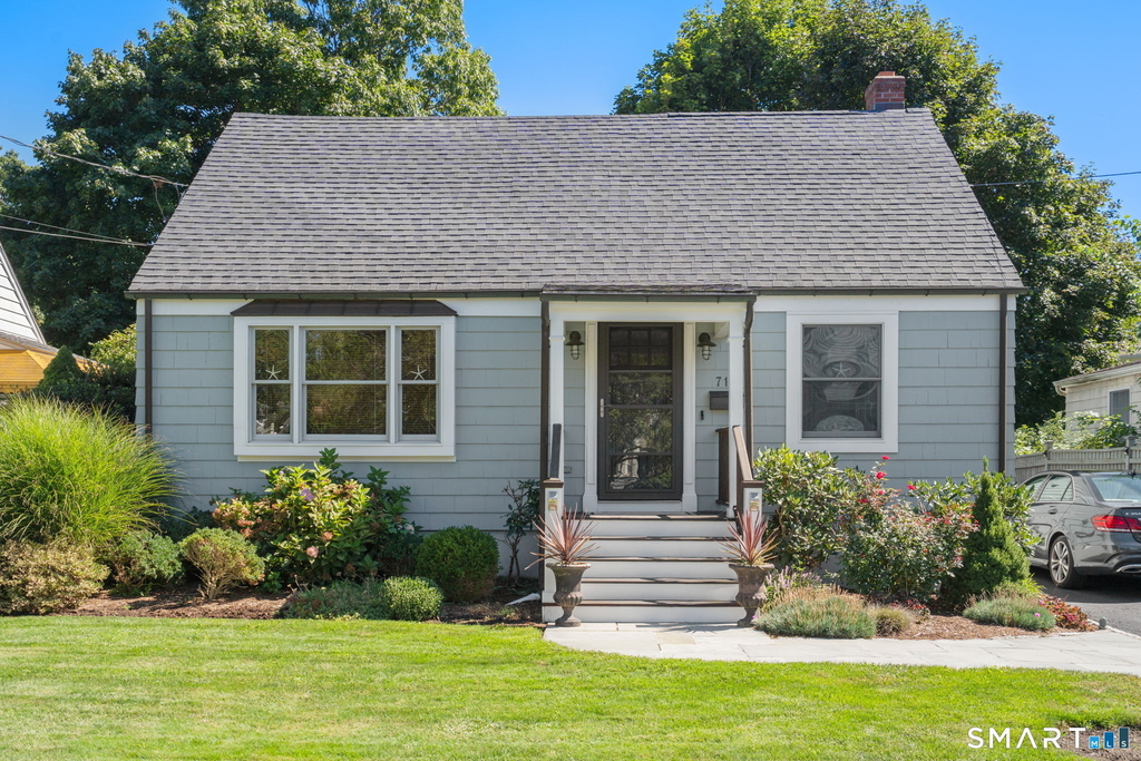 717 Riverside Drive - Photo 1