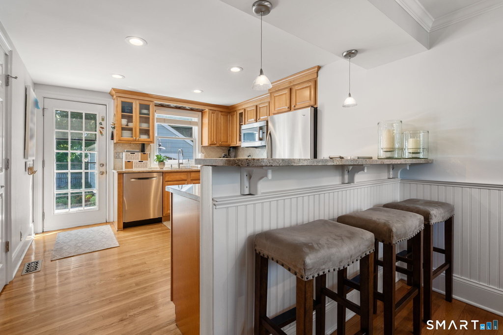 717 Riverside Drive - Photo 12