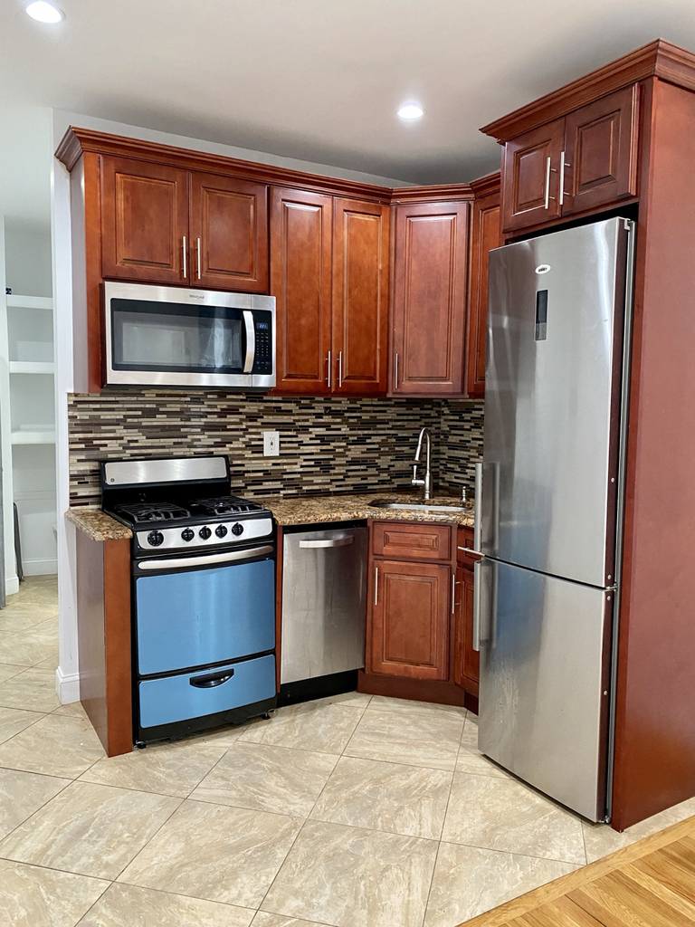 330 Lewis Avenue - Photo 5